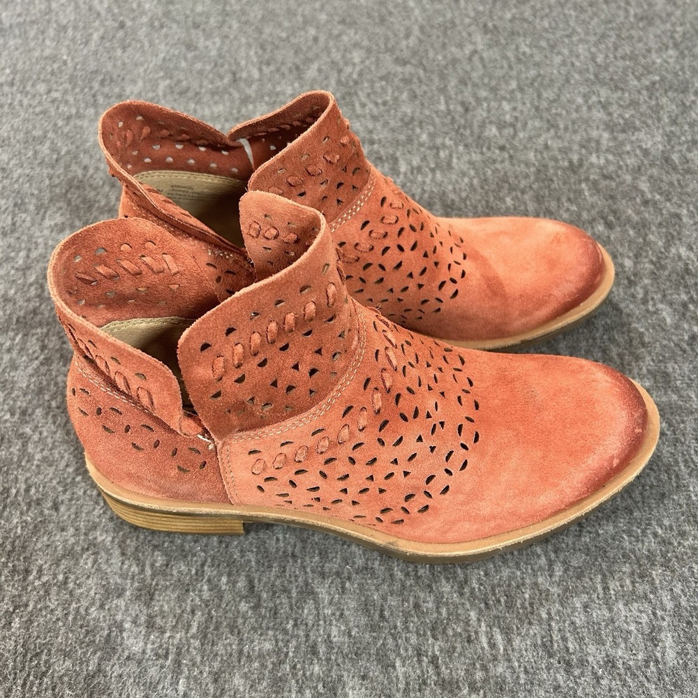 Sofft Amberly Laser-Cut Suede Ankle Booties Size 7 M Stacked Block Heel Orange